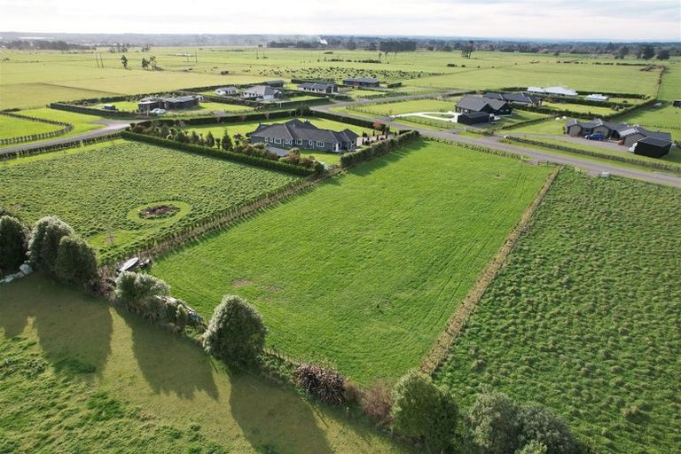 Photo of property in 10 Oriwa Lane, Levin, 5571