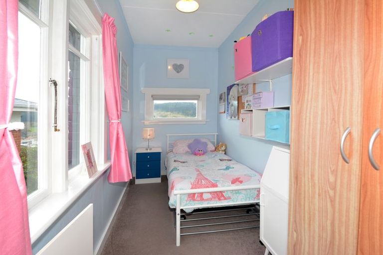 Photo of property in 21 Scotland Terrace, Green Island, Dunedin, 9018