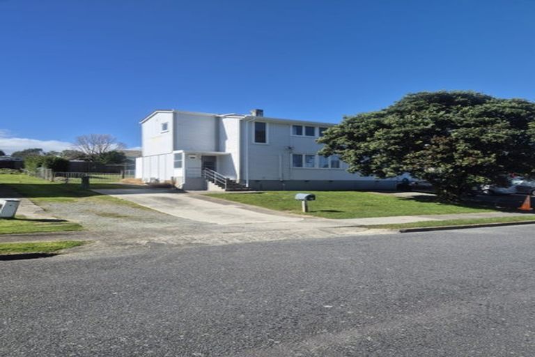 Photo of property in 2a-b Waihemo Street, Waitangirua, Porirua, 5024