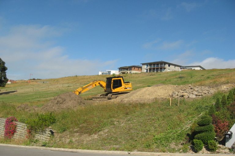 Photo of property in 16 Omeo Crescent, Redcliffs, Christchurch, 8081