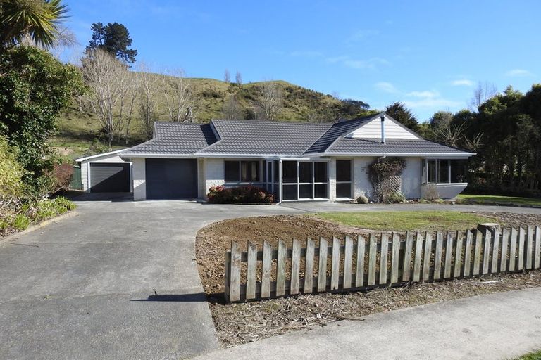 Photo of property in 1 Ongo Road, Hunterville, 4730
