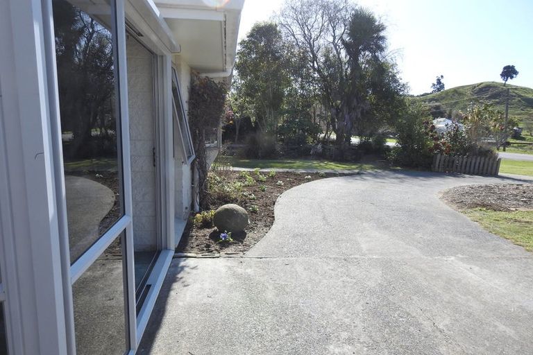 Photo of property in 1 Ongo Road, Hunterville, 4730