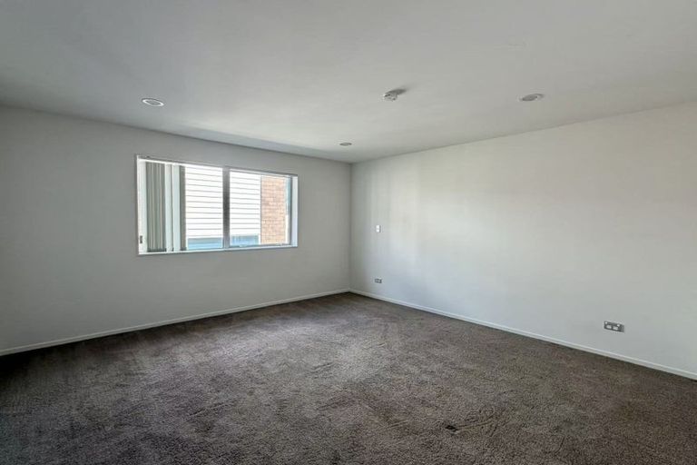 Photo of property in 150 Smales Road, East Tamaki, Auckland, 2013