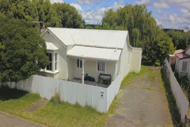 Photo of property in 86 Avenue Road, Foxton, 4814