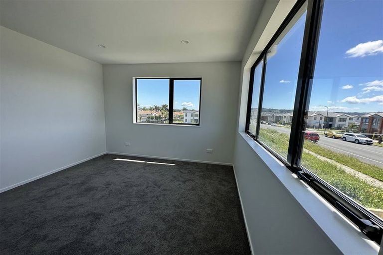 Photo of property in 42f Donegal Park Drive, Flat Bush, Auckland, 2019