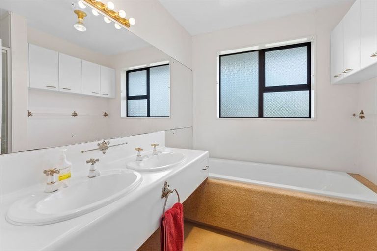 Photo of property in 34 Oriwa Crescent, Otaki, 5512