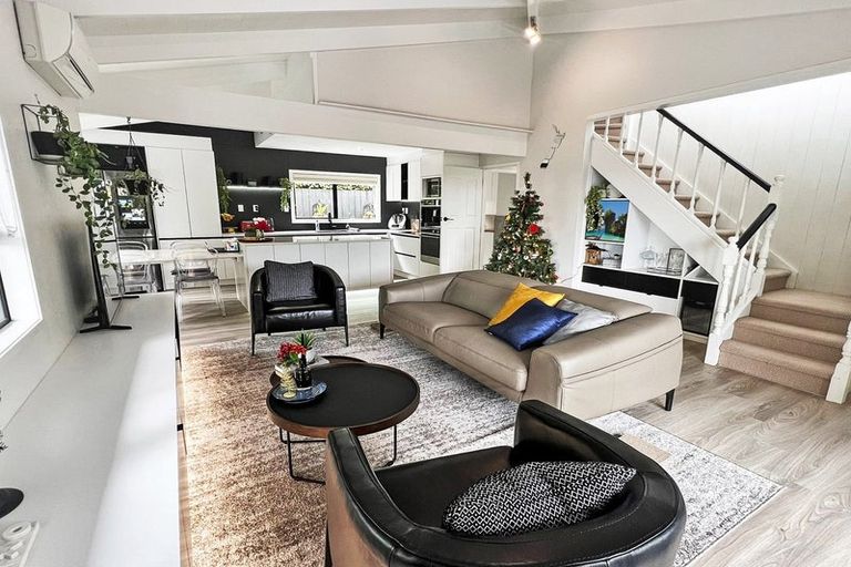 Photo of property in 26 Brian Crescent, Stanmore Bay, Whangaparaoa, 0932