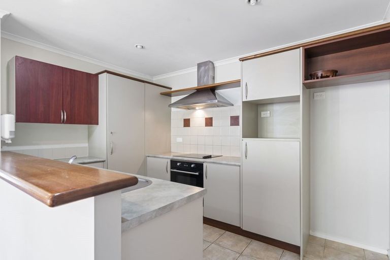 Photo of property in 17 Villino Place, Randwick Park, Auckland, 2105