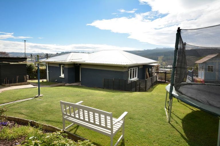 Photo of property in 21 Scotland Terrace, Green Island, Dunedin, 9018