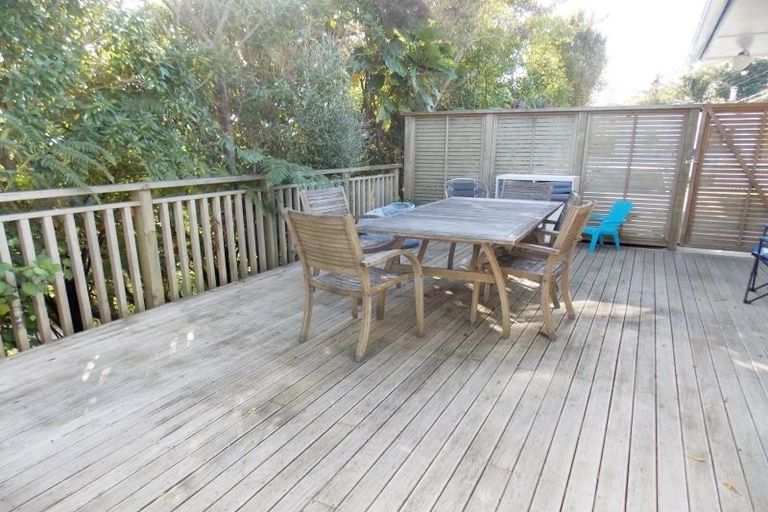 Photo of property in 38 Catherine Crescent, Paparangi, Wellington, 6037