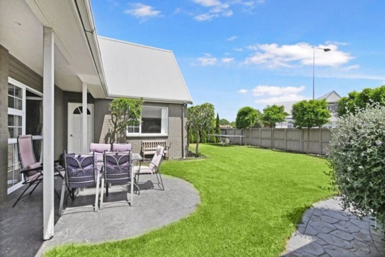 Photo of property in 106 Regency Crescent, Redwood, Christchurch, 8051