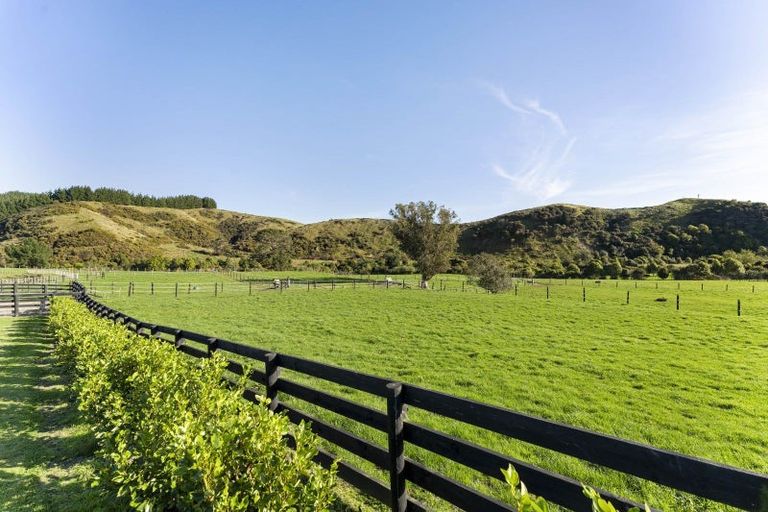 Photo of property in 180 North Manakau Road, Manakau, Levin, 5573