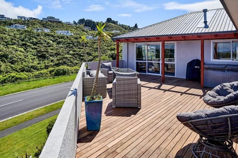 Photo of property in 191 Tirohanga Road, Tirohanga, Lower Hutt, 5010