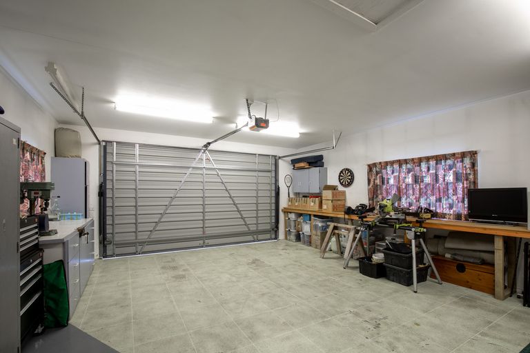 Photo of property in 6 Albert Drive, Clyde, 9330