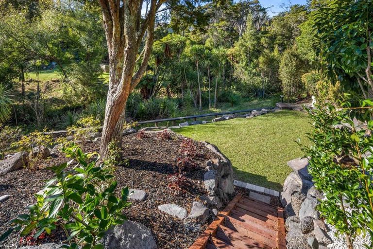 Photo of property in 5 Oakford Park Crescent, Greenhithe, Auckland, 0632