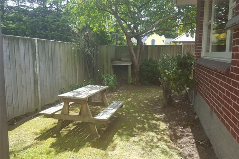 Photo of property in 1/98 Crofton Road, Harewood, Christchurch, 8051