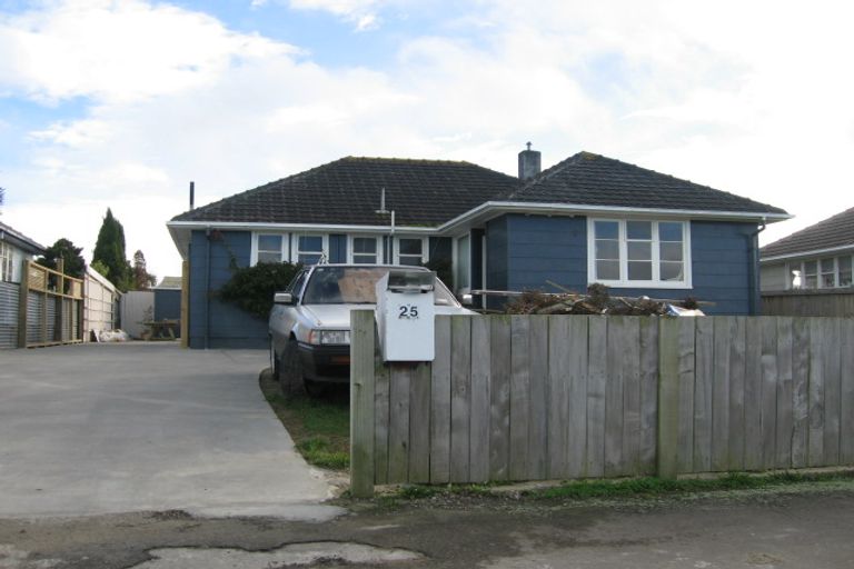 Photo of property in 25 Clyde Crescent, Roslyn, Palmerston North, 4414