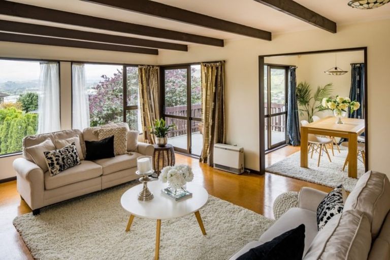 Photo of property in 7 Saint Aidans Way, Tawa, Wellington, 5028