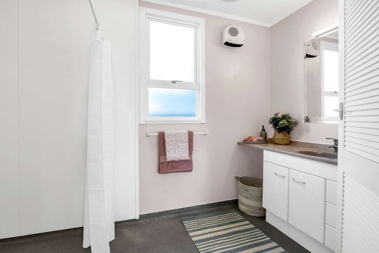 Photo of property in 14 Kawatiri Avenue, Gonville, Whanganui, 4501