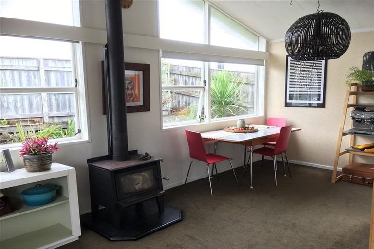 Photo of property in 34 Birdwood Avenue, Moturoa, New Plymouth, 4310