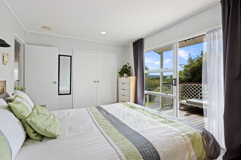 Photo of property in 10 Royalty Rise, Red Beach, 0932
