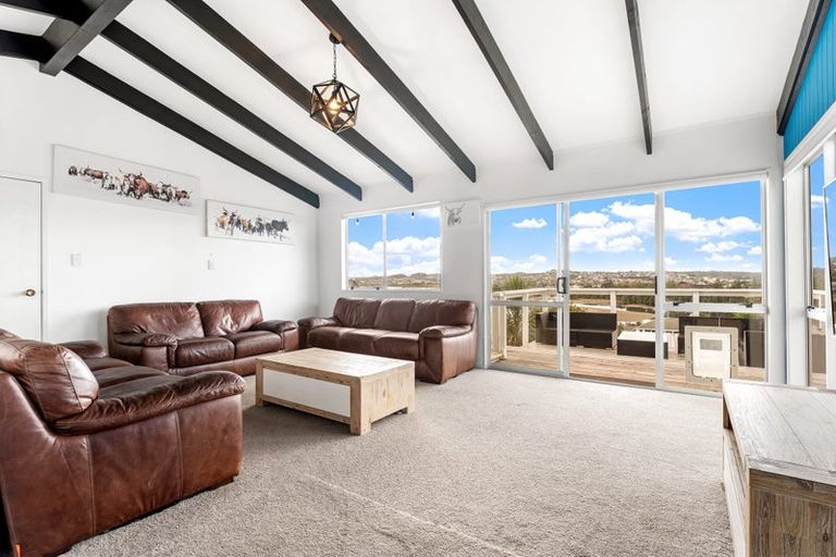 Photo of property in 44 Amorino Drive, Red Beach, 0932