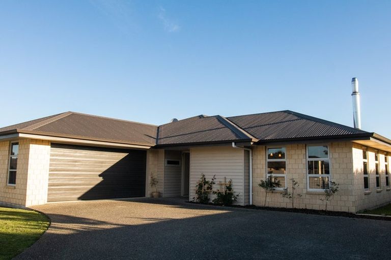 Photo of property in 8 Kitakita Grove, Motueka, 7120