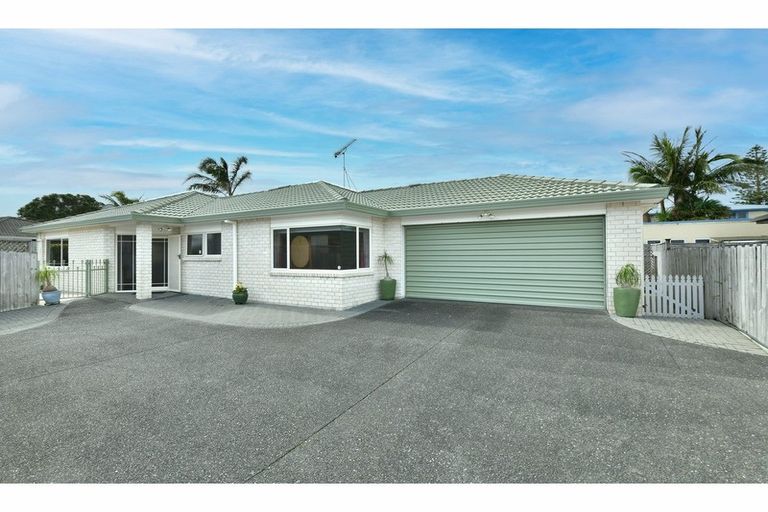 Photo of property in 2/31 Alice Avenue, Orewa, 0931