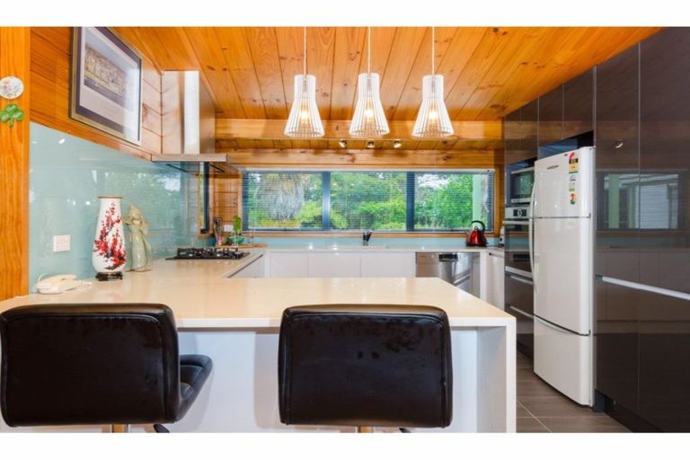 Photo of property in 535 Peak Road, Helensville, 0875