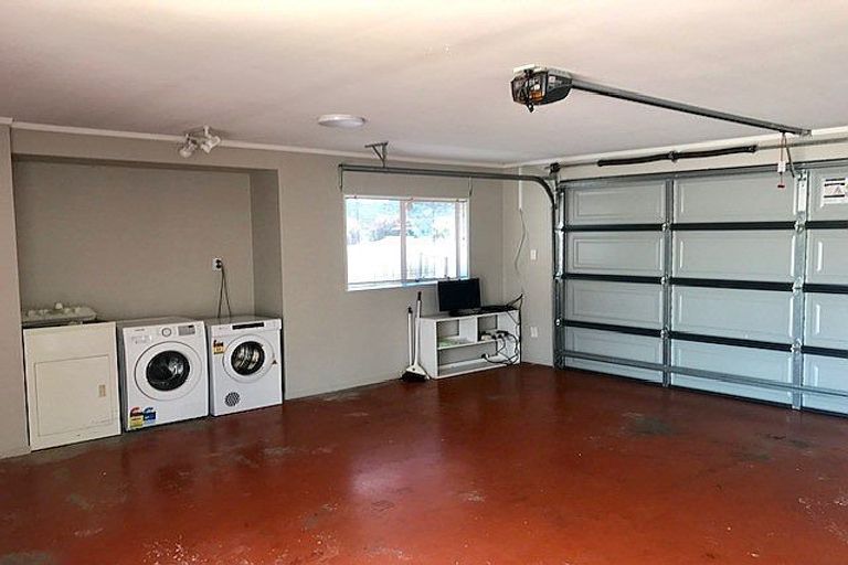 Photo of property in 35 Vanderbilt Parade, Albany, Auckland, 0632