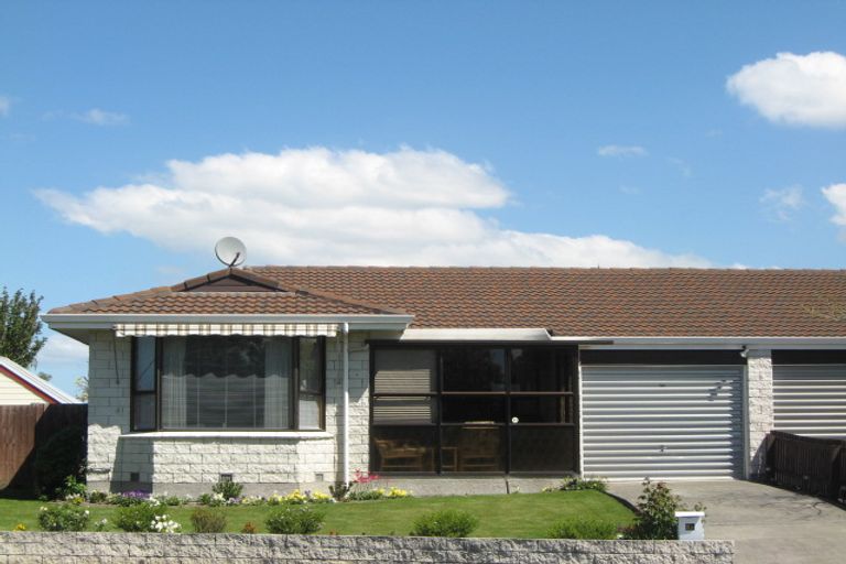 Photo of property in 2/8 James Condon Place, Redwood, Christchurch, 8051