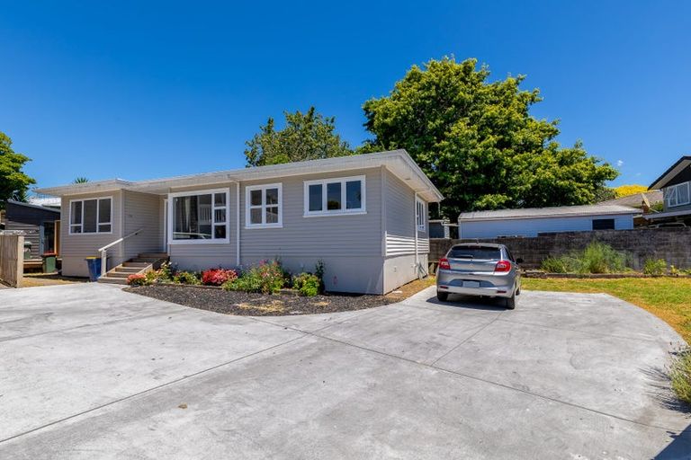 Photo of property in 15a Mildmay Road, Henderson, Auckland, 0610