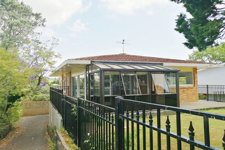 Photo of property in 33 Coronation Road, Hillcrest, Auckland, 0627