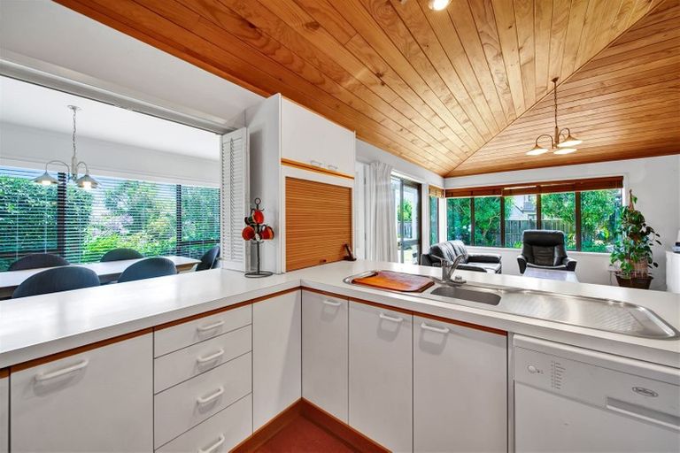 Photo of property in 36 Karina Road, Merrilands, New Plymouth, 4312