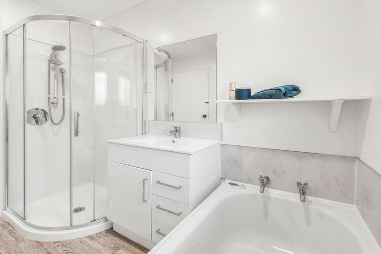 Photo of property in 1/23 Withells Road, Avonhead, Christchurch, 8042