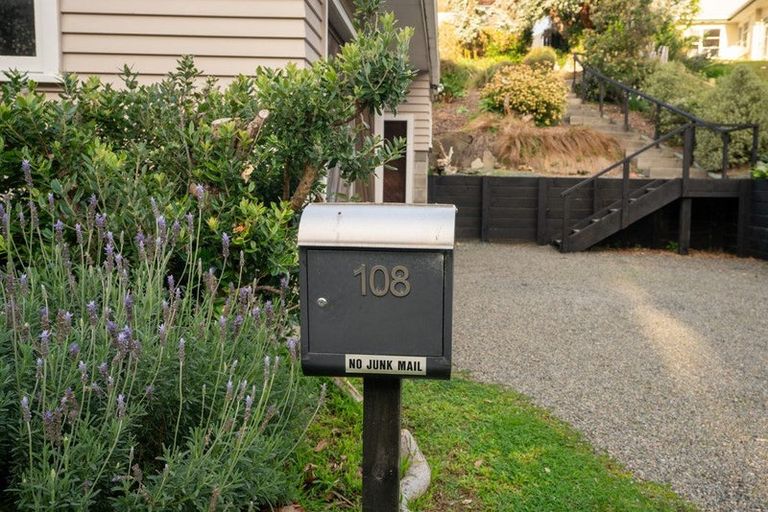 Photo of property in 108 Wellington Road, Paekakariki, 5034