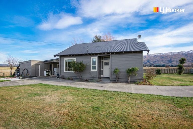 Photo of property in 6189 Middlemarch-sutton Road, Middlemarch, 9597