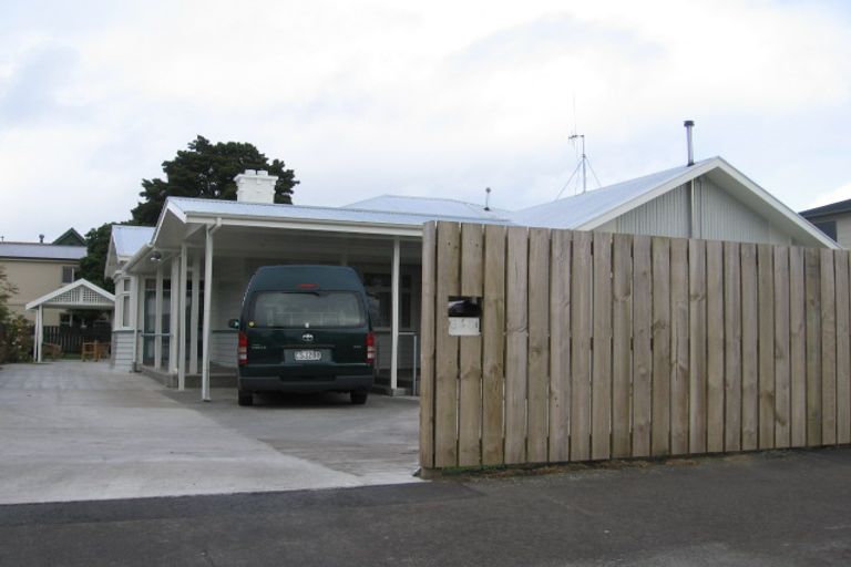 Photo of property in 348 Featherston Street, Palmerston North, 4414