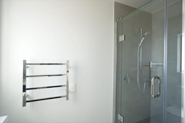 Photo of property in 1/22 Takapu Street, Henderson, Auckland, 0612