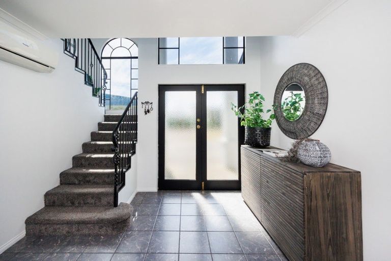 Photo of property in 69 Royal Oak Drive, Kelvin Grove, Palmerston North, 4414