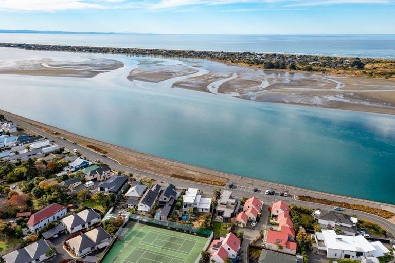 Photo of property in 27 Beachville Road, Redcliffs, Christchurch, 8081