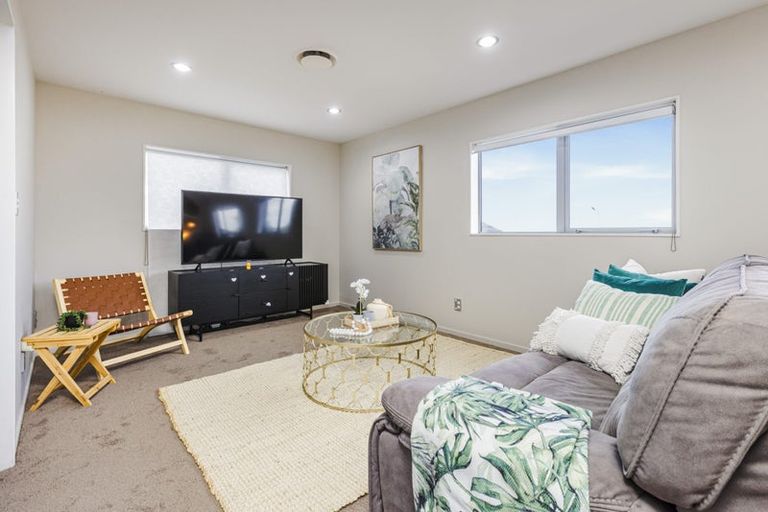 Photo of property in 134 Keri Vista Rise, Papakura, 2110