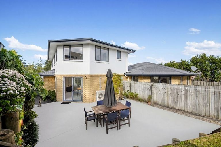 Photo of property in 45 Kittiwake Drive, Schnapper Rock, Auckland, 0632