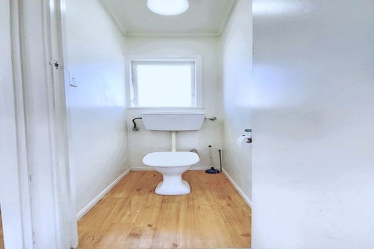 Photo of property in 28 Landscape Road, Papatoetoe, Auckland, 2025