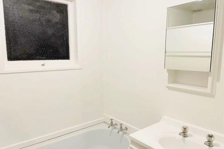 Photo of property in 12 Ben Lora Place, Mangere East, Auckland, 2024