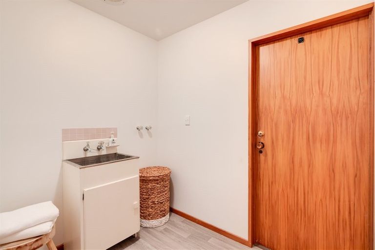 Photo of property in 6 Westgrove Avenue, Avonhead, Christchurch, 8042