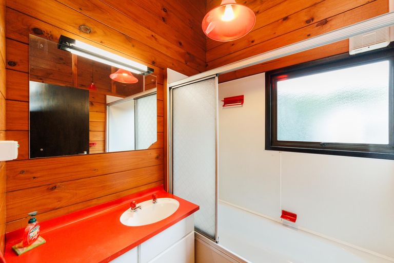 Photo of property in 5 Fernwood Place, Fitzherbert, Palmerston North, 4410