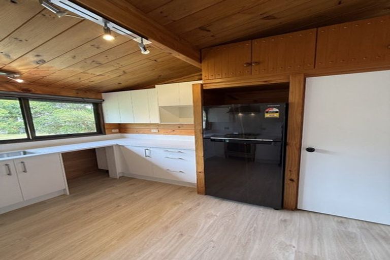 Photo of property in 6 Bronzewing Terrace, Unsworth Heights, Auckland, 0632