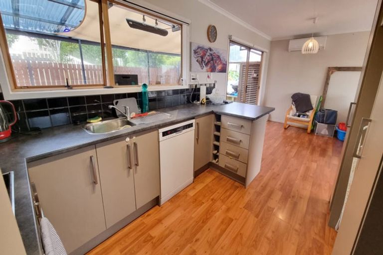 Photo of property in 1/1 Bishopgate Street, Birkdale, Auckland, 0626