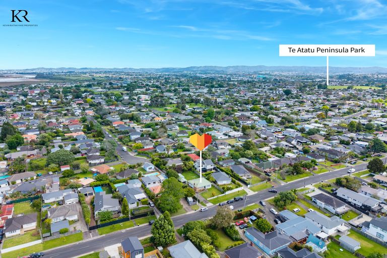 Photo of property in 53 Waipani Road, Te Atatu Peninsula, Auckland, 0610
